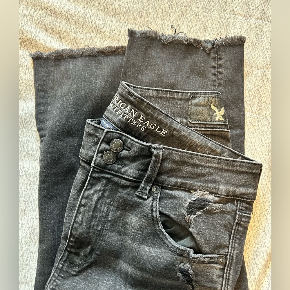 American Eagle Distressed Artist Crop Jeans